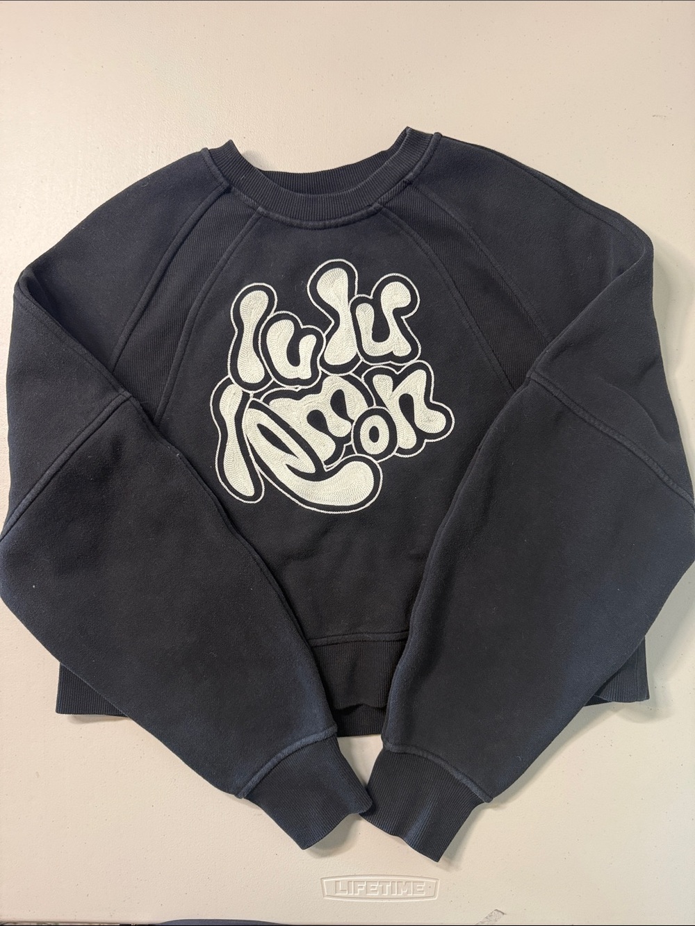 Lululemon Scuba Oversized Pullover Embroidered Wordmark Black/White size S/M - Picture 2 of 5